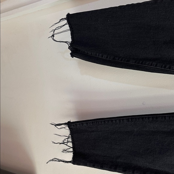 Old Navy Women's Black Ankle straight leg Jeans - Picture 4 of 5